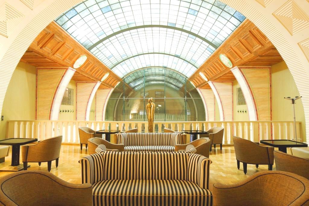 Отель Continental